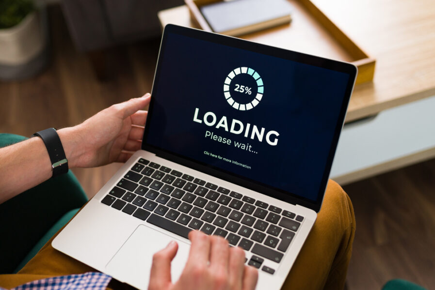 Site-ul tău cade când ai cele mai multe vizite?Iată de ce se întâmplă și cum se rezolvă