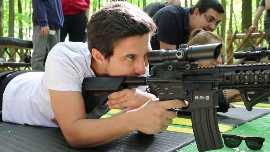 Airsoft pentru prima dată: ce trebuie să știi înainte să intri pe teren